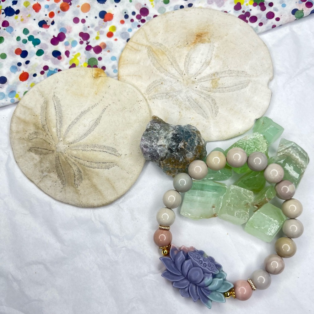 Alashan Agate Lotus Carving Bracelet
